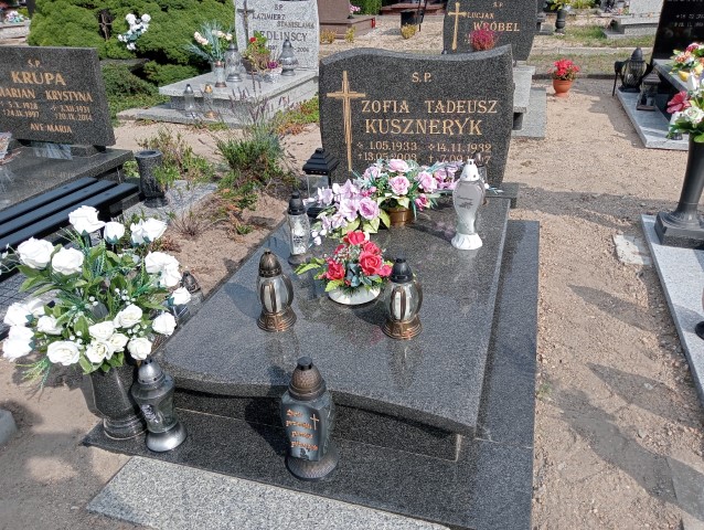 Grób Tadeusz Kuszneryk