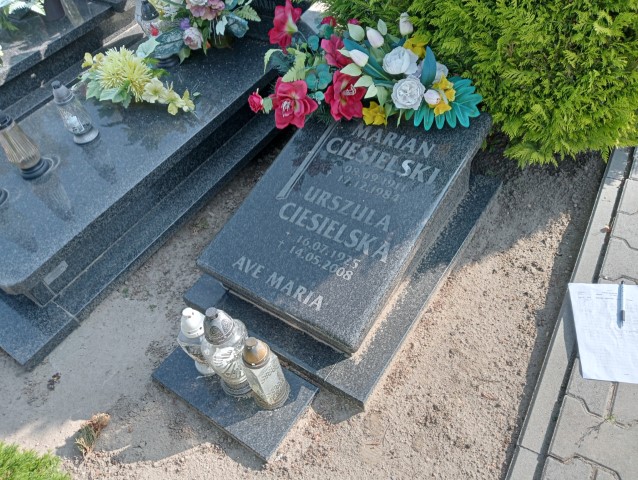 Grób Marian Ciesielski